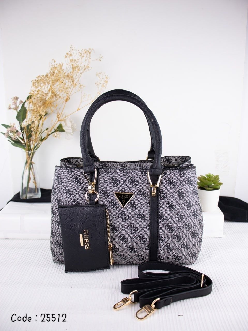 GUESS Handbag L- 25512