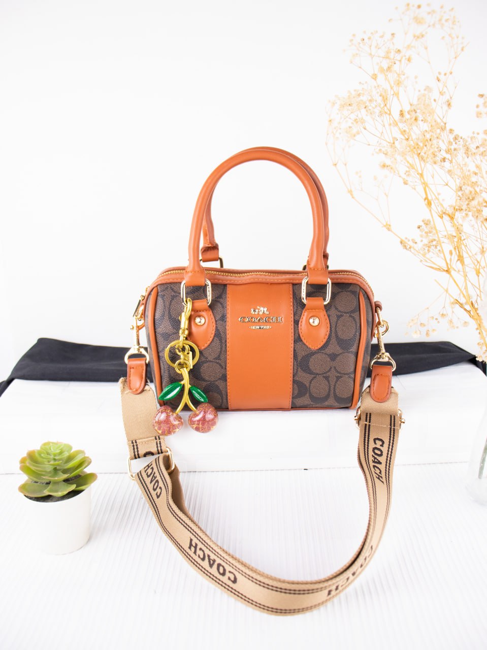 COACH Handbag L- 34403