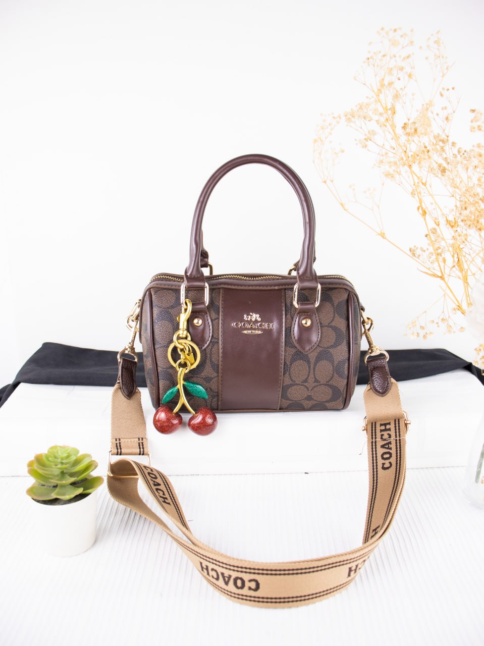 COACH Handbag L- 34403