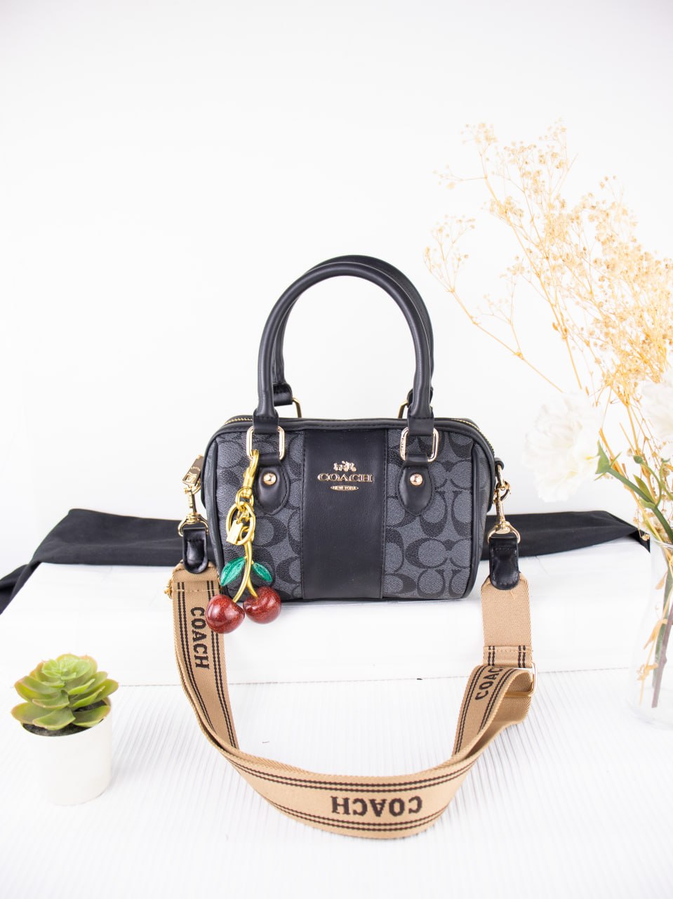 COACH Handbag L- 34403