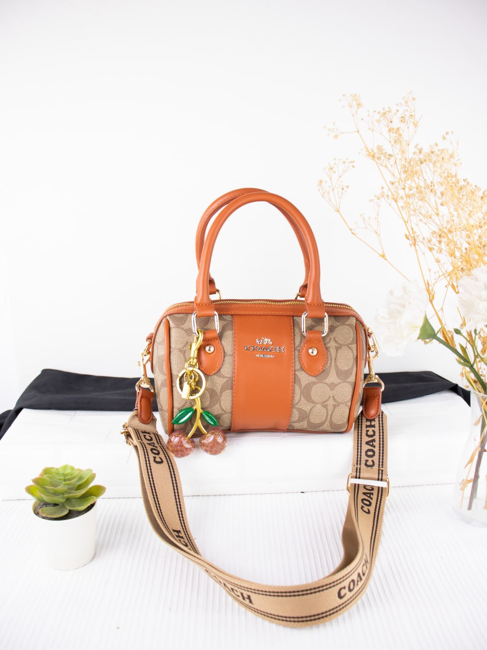 COACH Handbag L- 34403