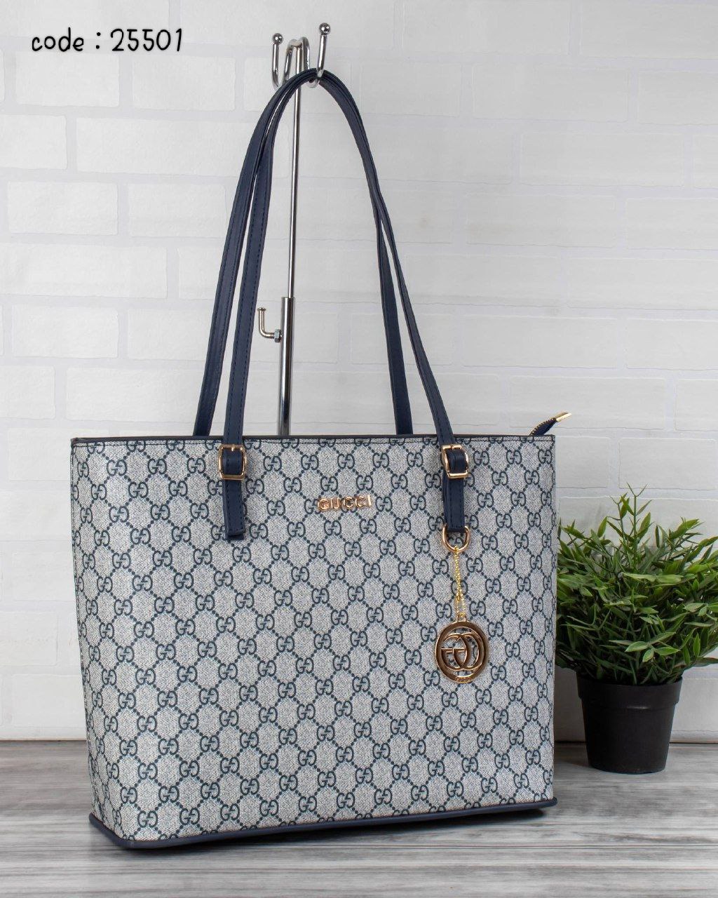Gucci Handbag L- 25501