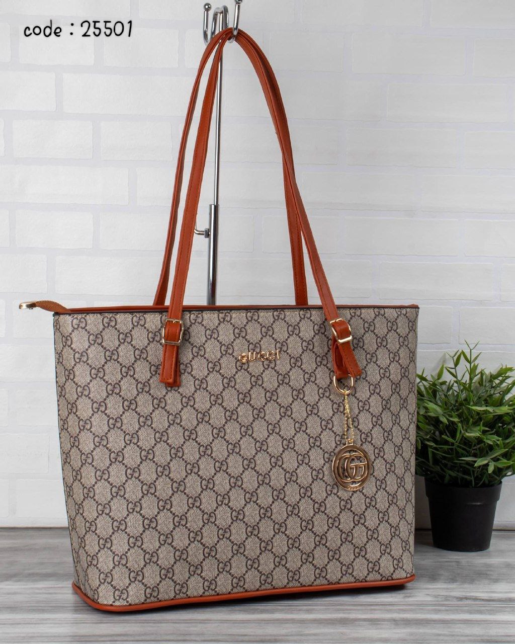 Gucci Handbag L- 25501