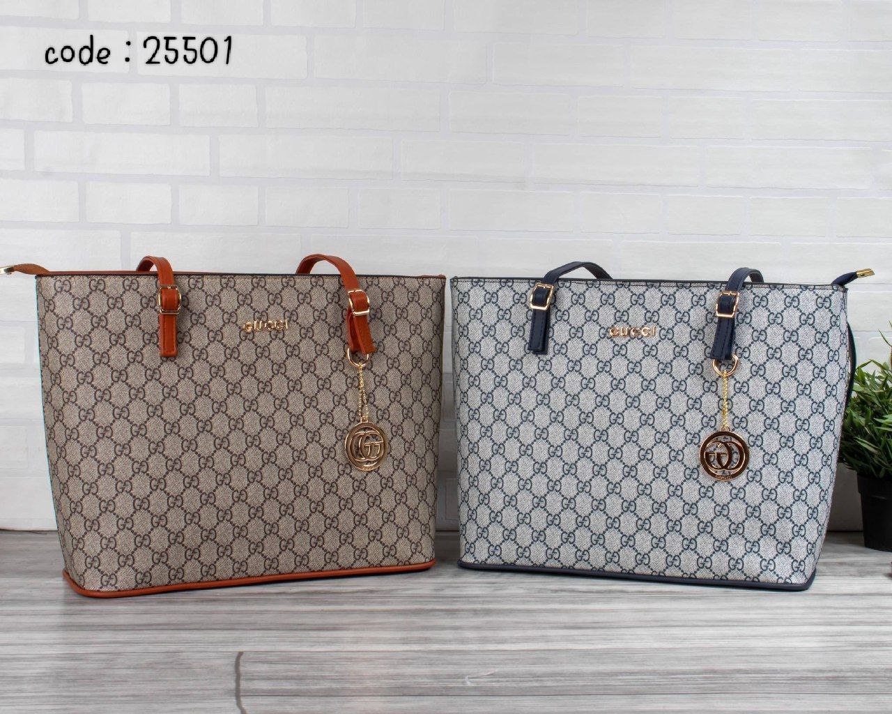 Gucci Handbag L- 25501