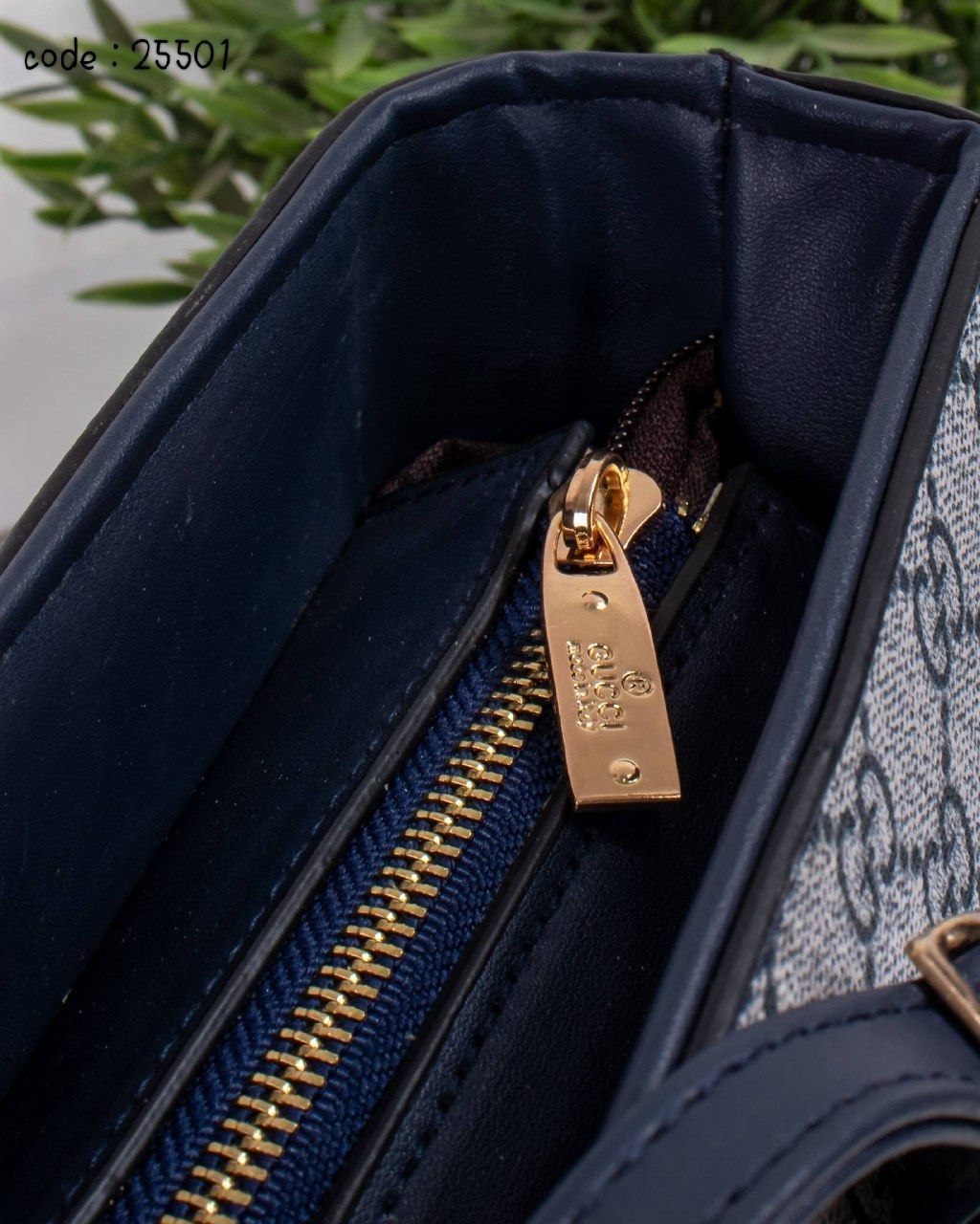Gucci Handbag L- 25501