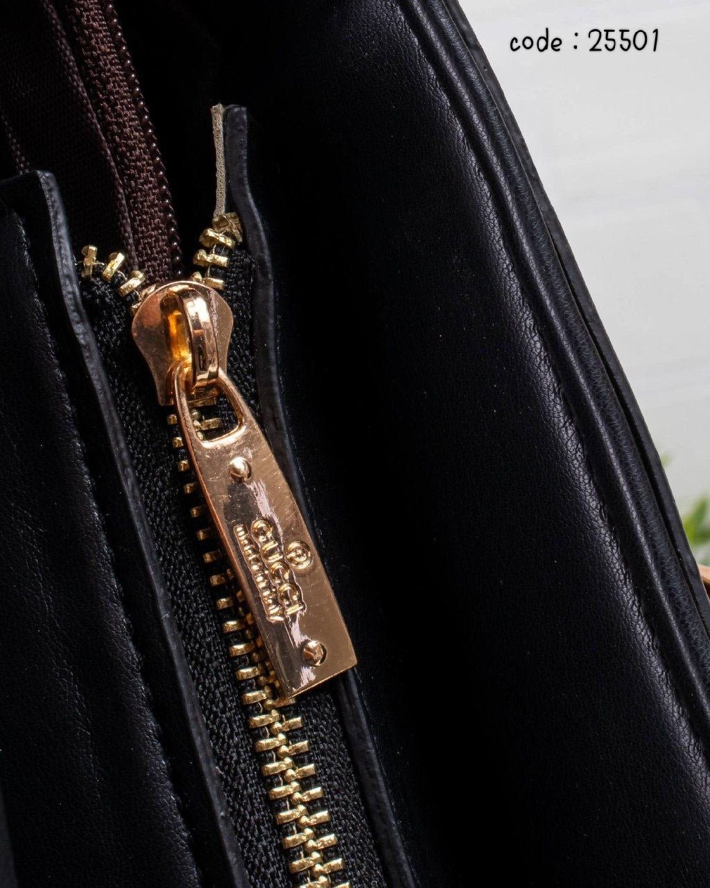 Gucci Handbag L- 25501