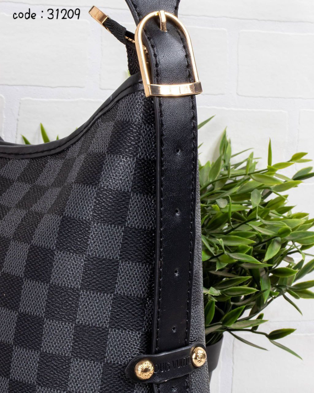 Louis Vuitton Handbag L- 31209