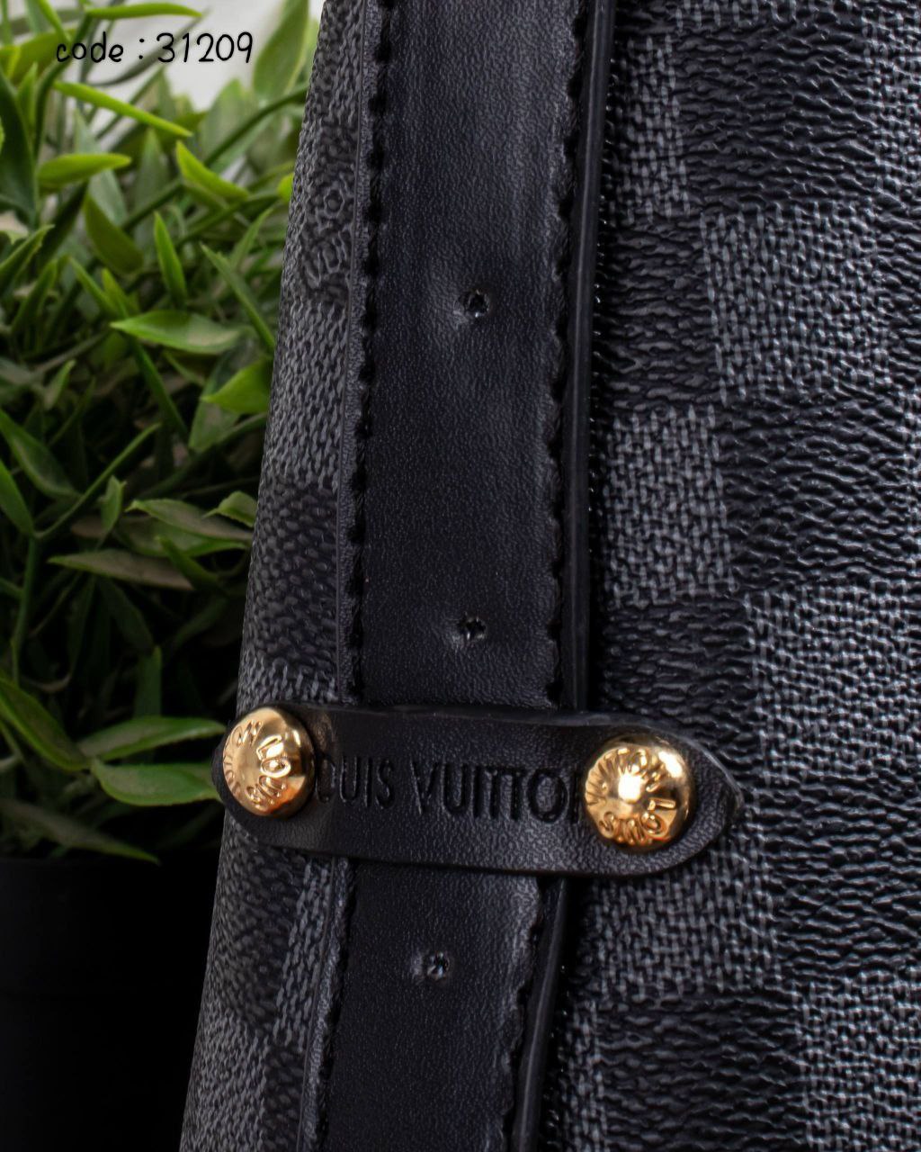 Louis Vuitton Handbag L- 31209