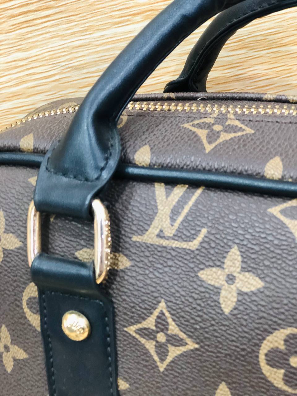 Louis Vuitton Handbag L- 17235