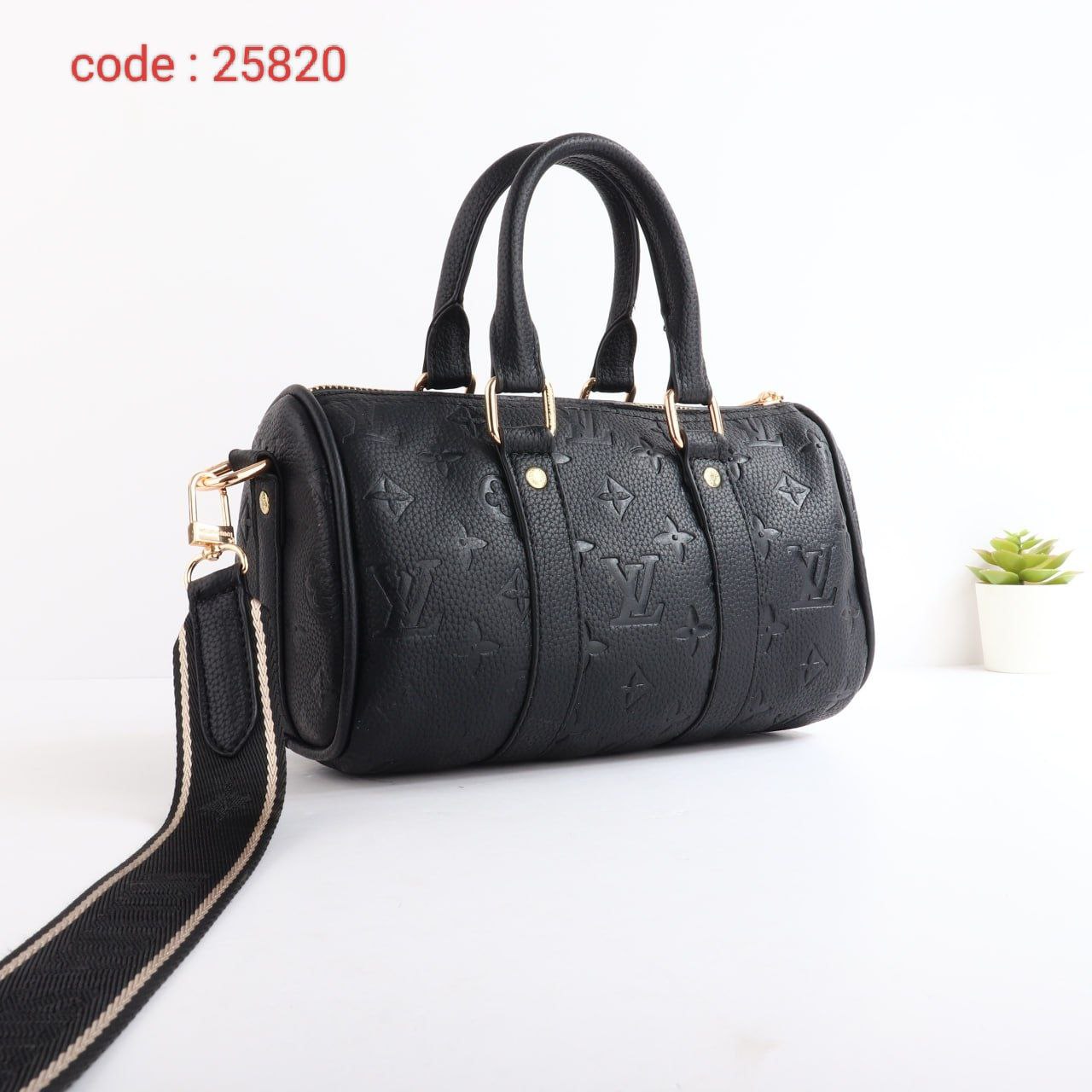 Louis Vuitton Handbag L- 25820