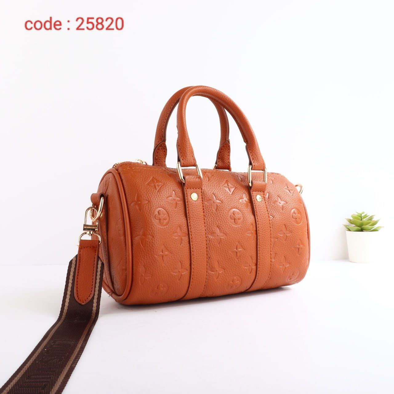 Louis Vuitton Handbag L- 25820