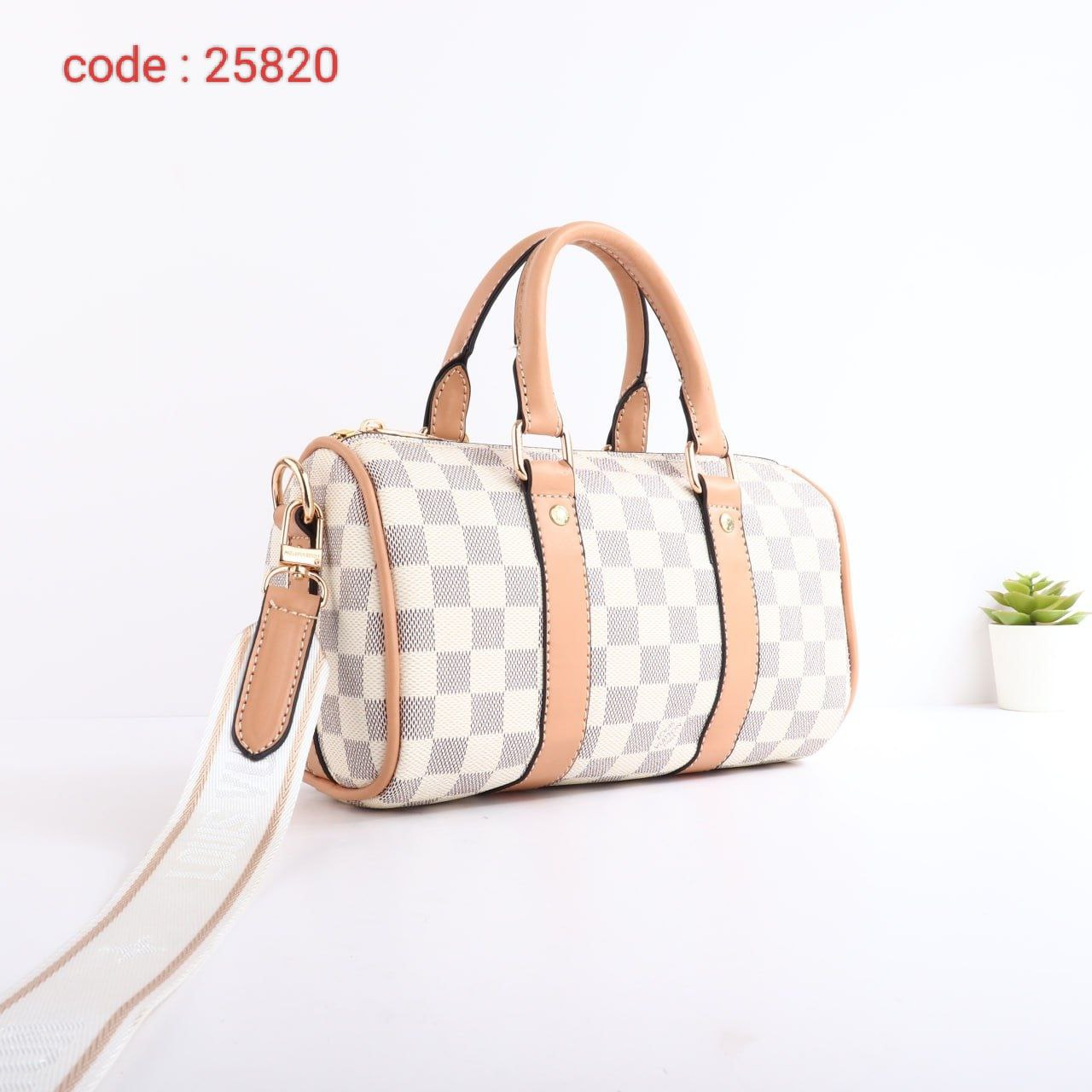 Louis Vuitton Handbag L- 25820
