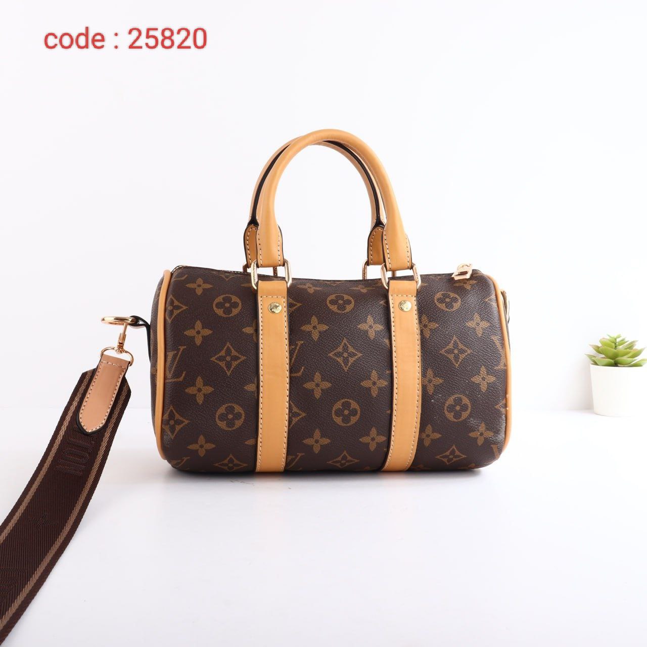 Louis Vuitton Handbag L- 25820