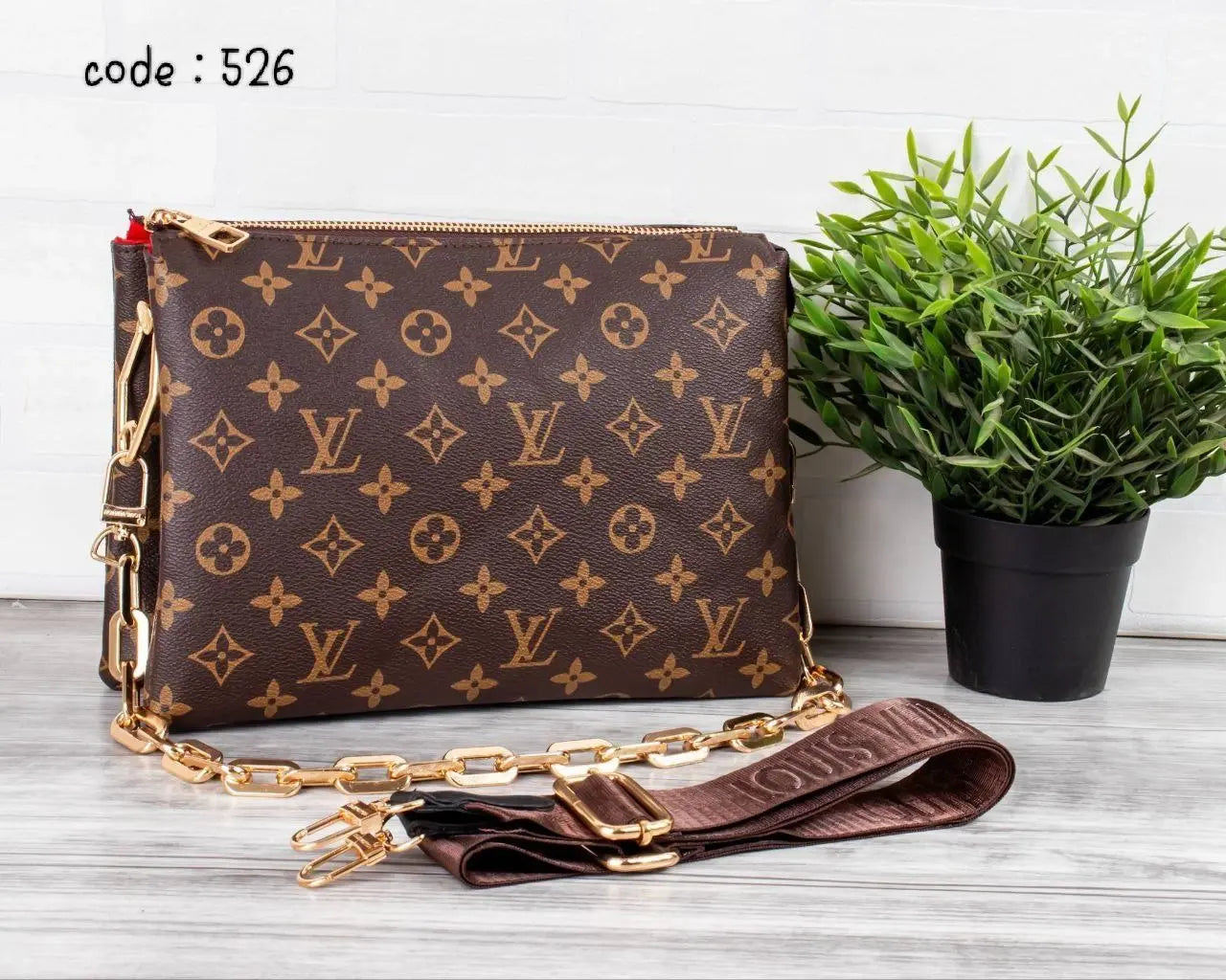 Louis Vuitton Handbag L- 526