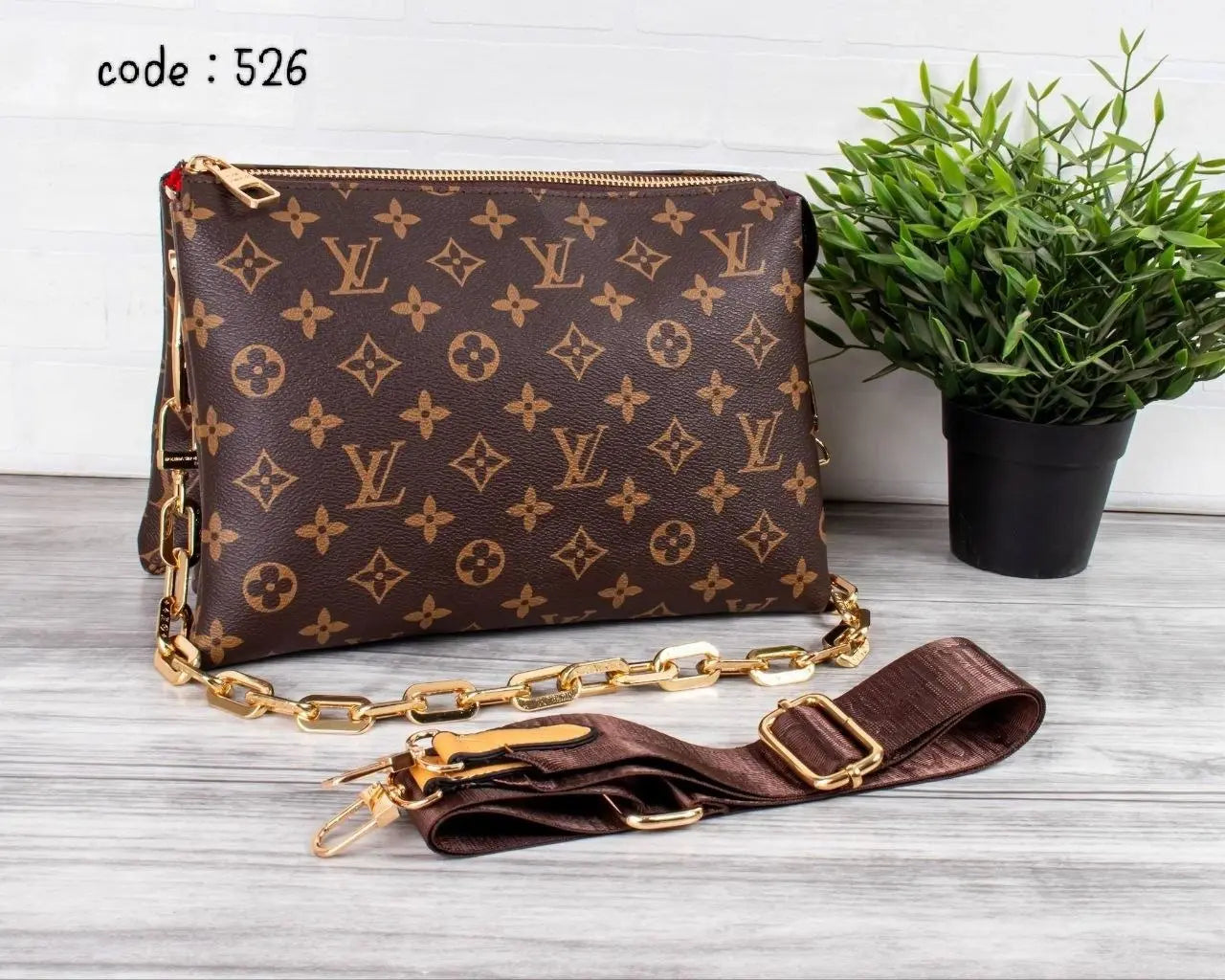 Louis Vuitton Handbag L- 526