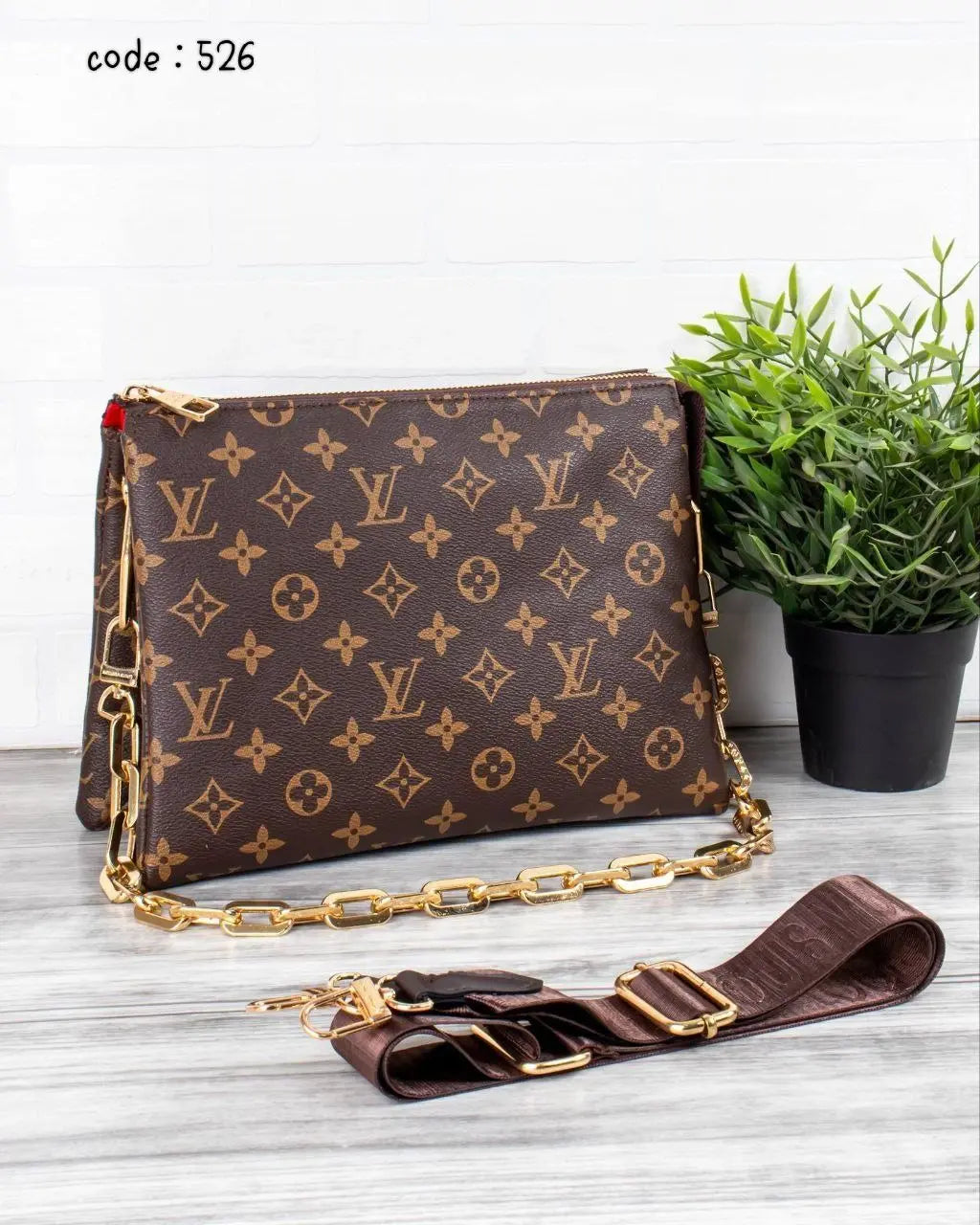 Louis Vuitton Handbag L- 526