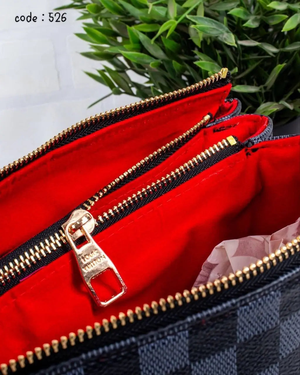 Louis Vuitton Handbag L- 526