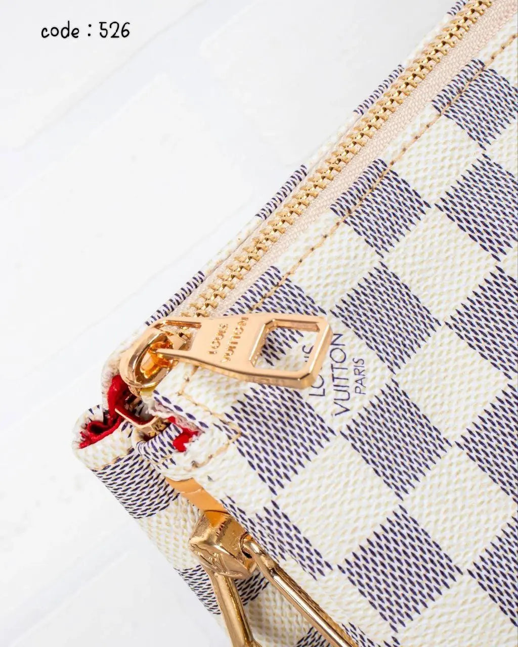 Louis Vuitton Handbag L- 526