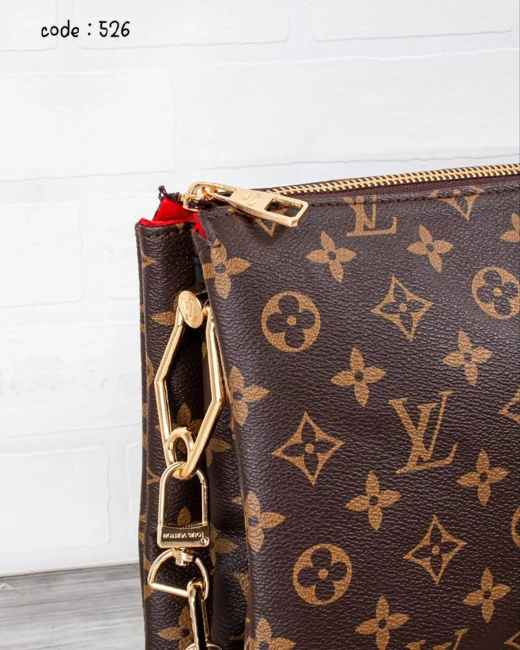Louis Vuitton Handbag L- 526