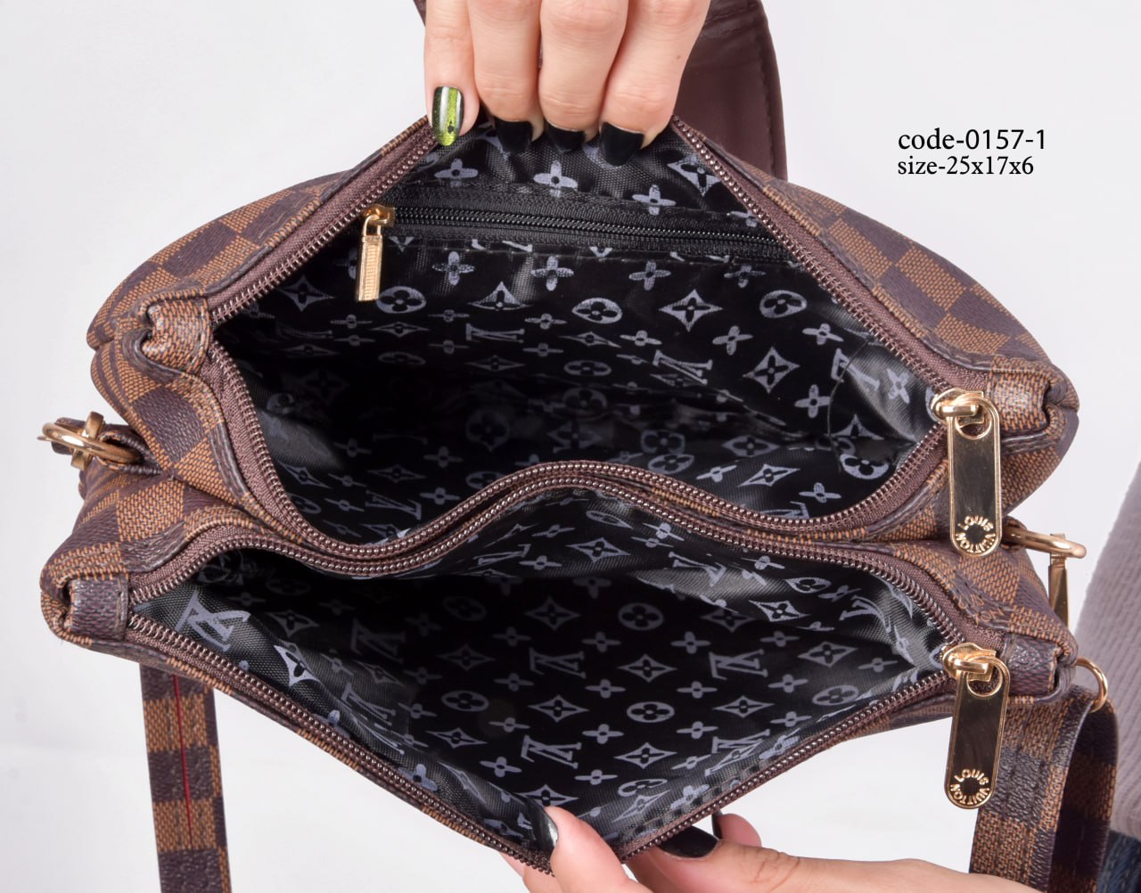 Louis Vuitton Handbag F- 0157