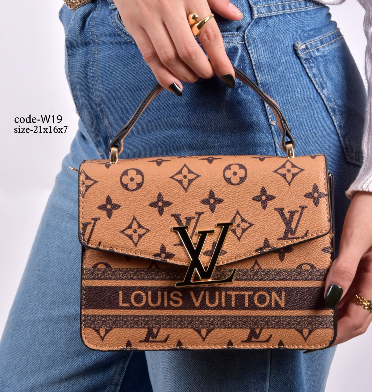 Louis Vuitton Handbag F- w19