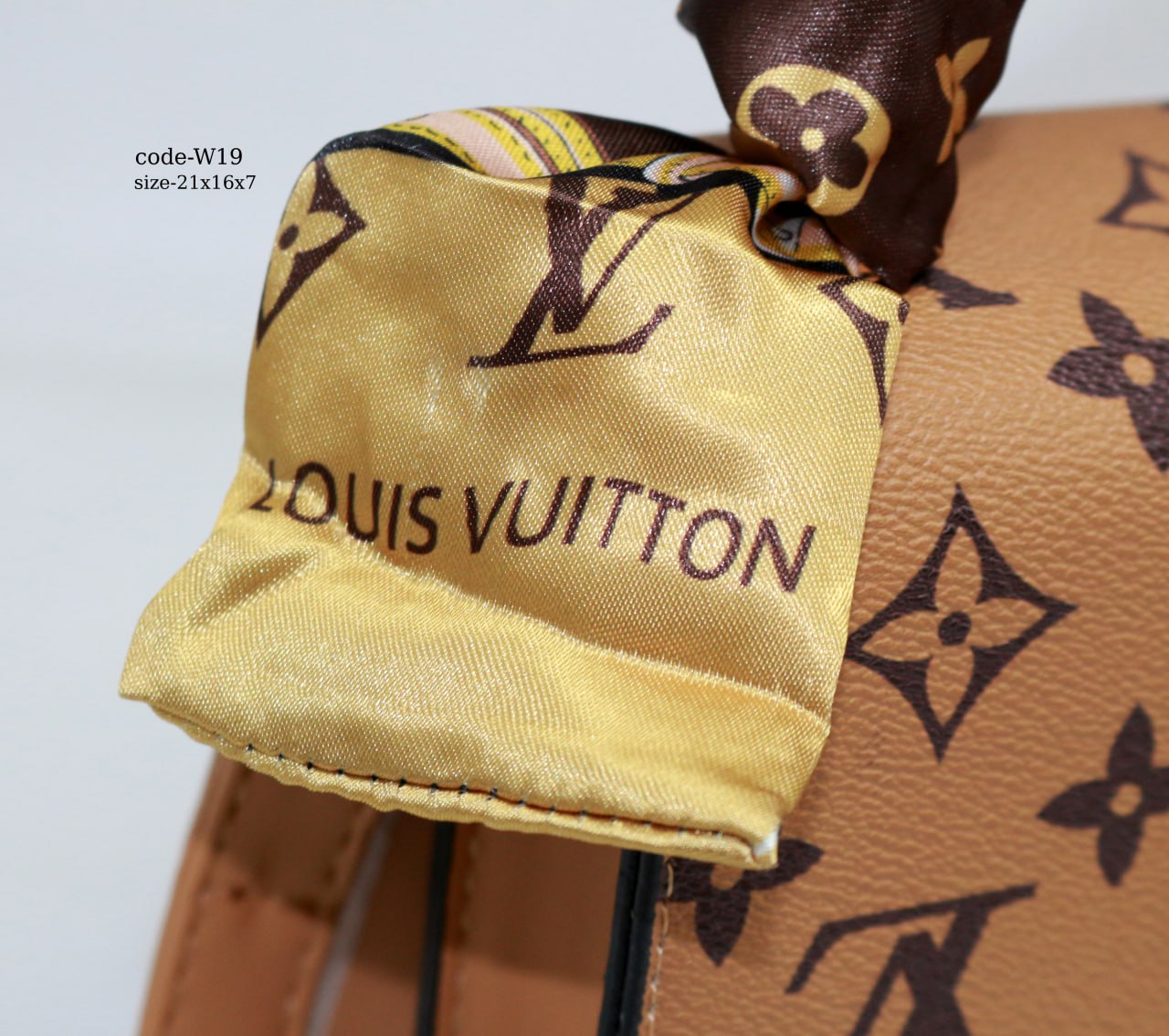 Louis Vuitton Handbag F- w19