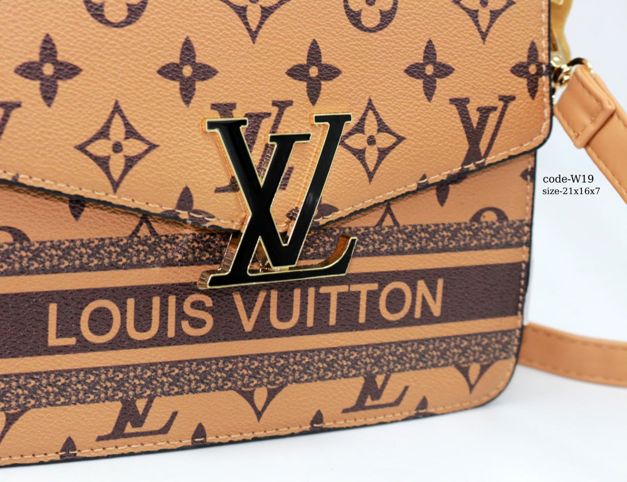 Louis Vuitton Handbag F- w19