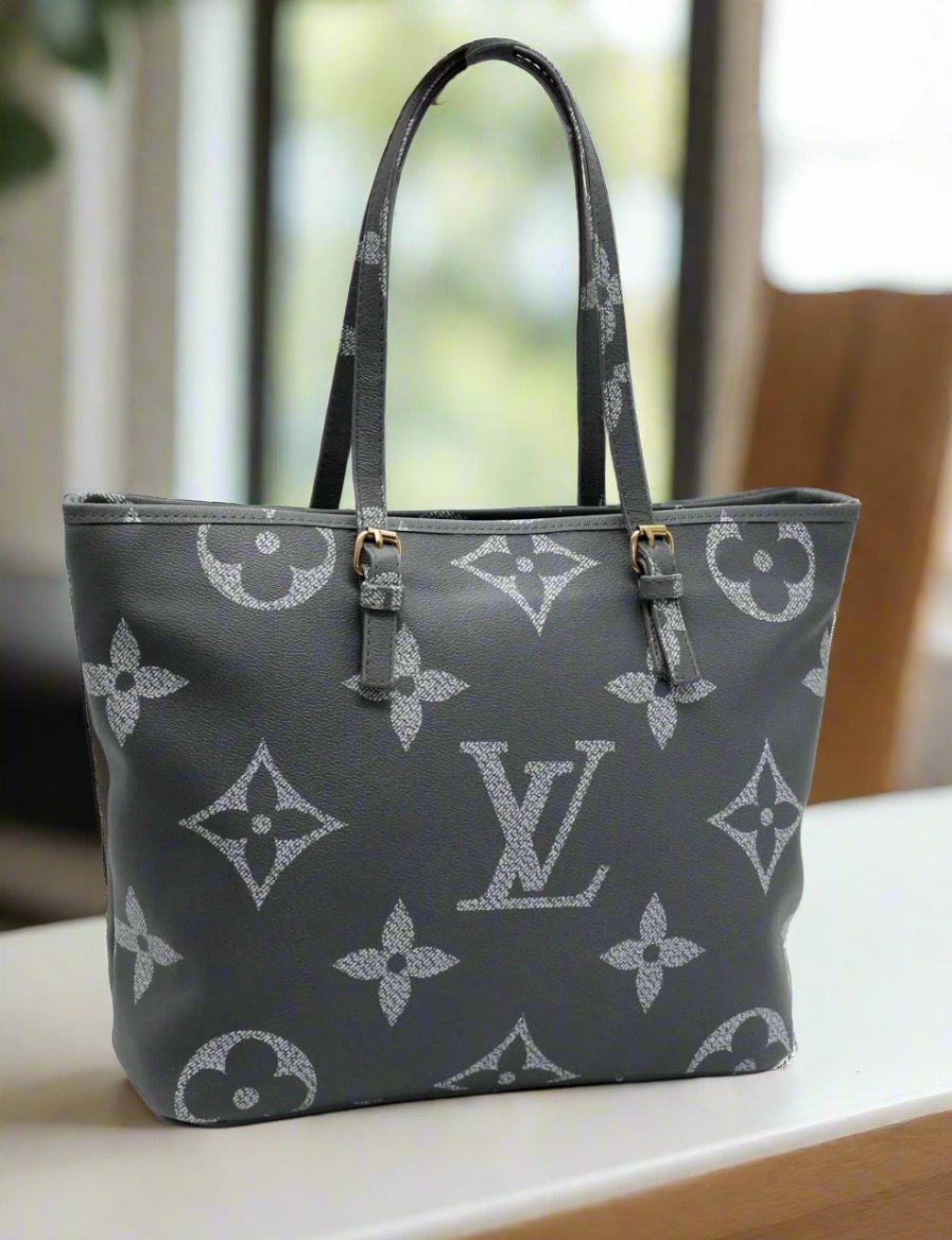 Louis Vuitton Handbag F- 527 L