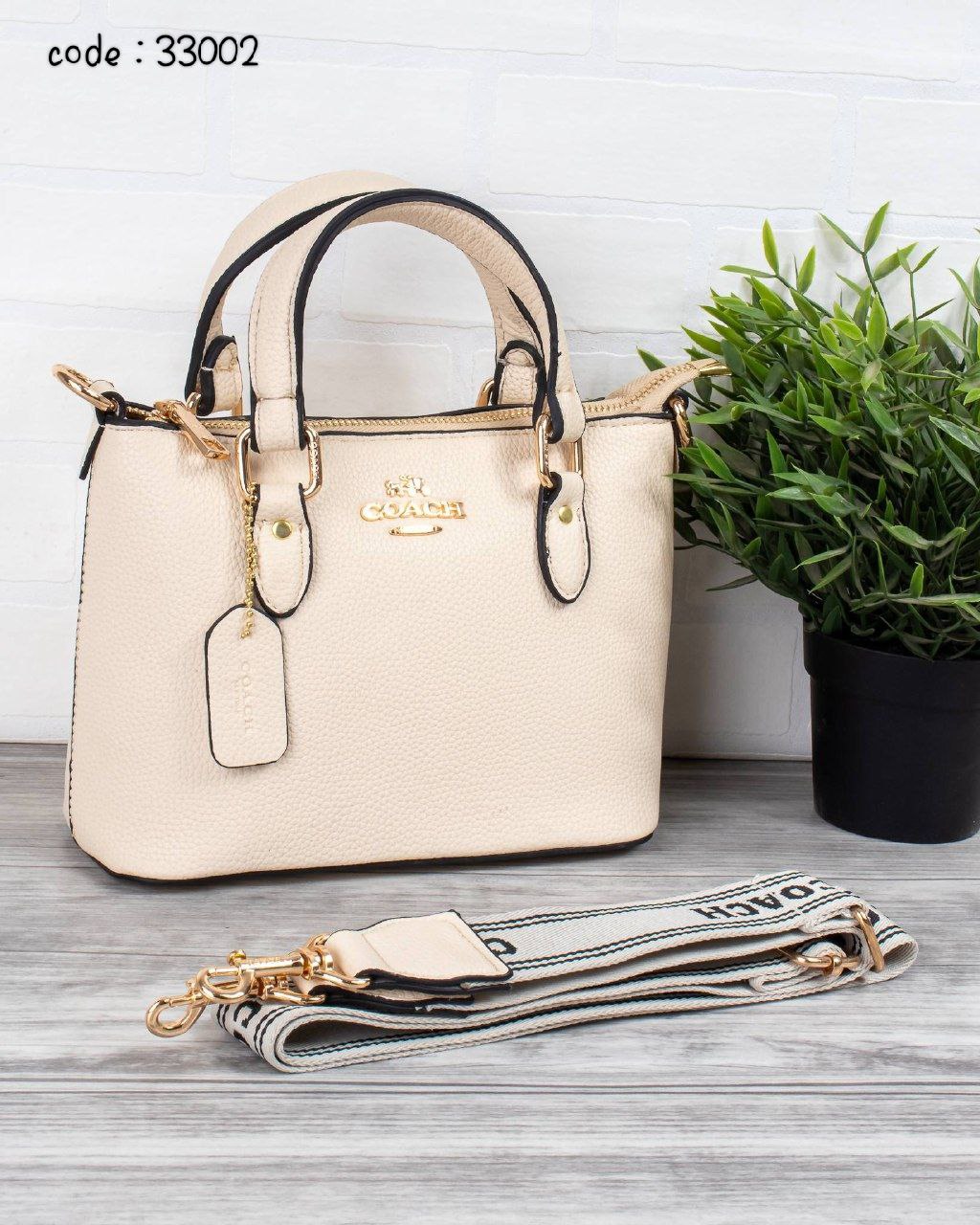 Coach Handbag L- 33002