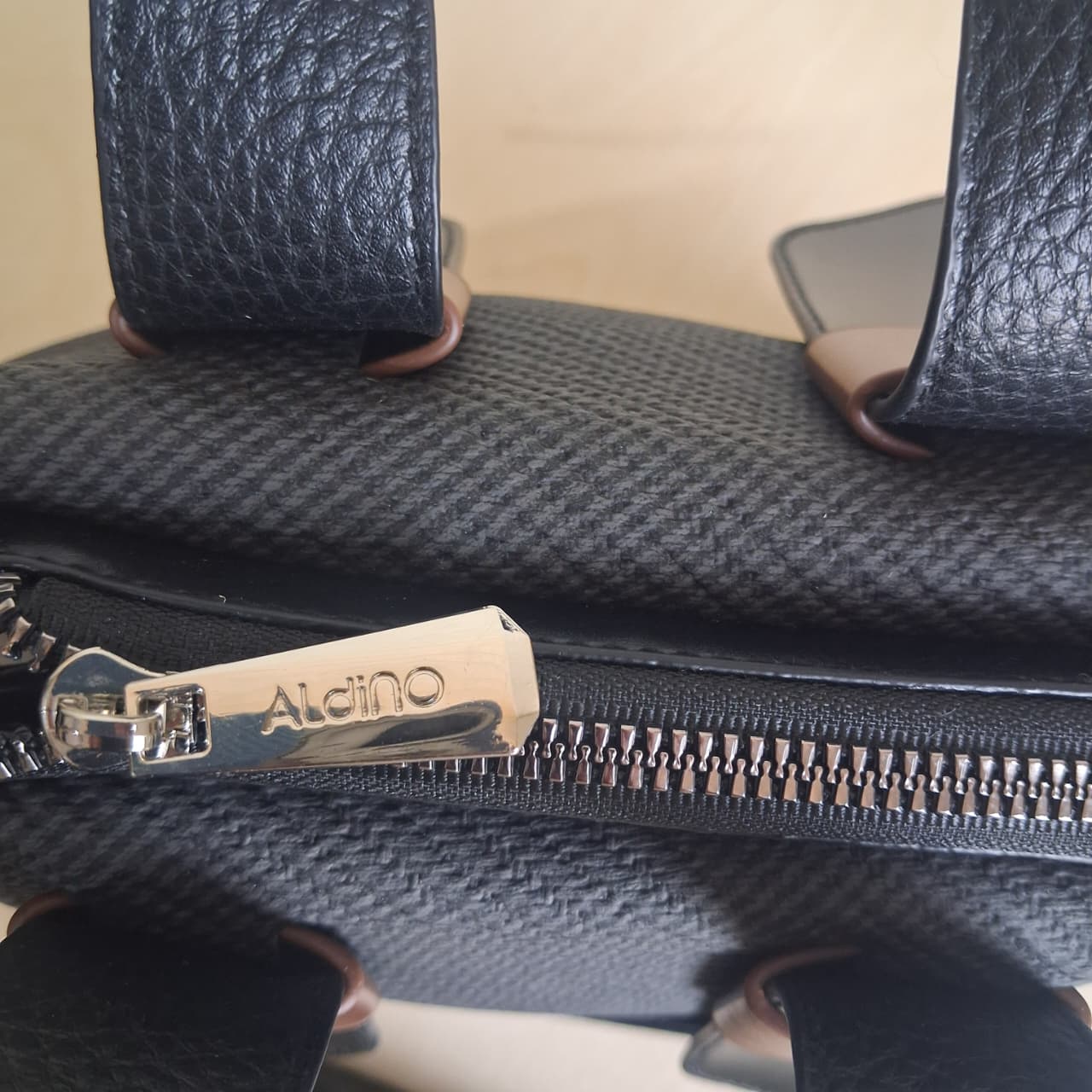 Aldino Handbag T- GB25