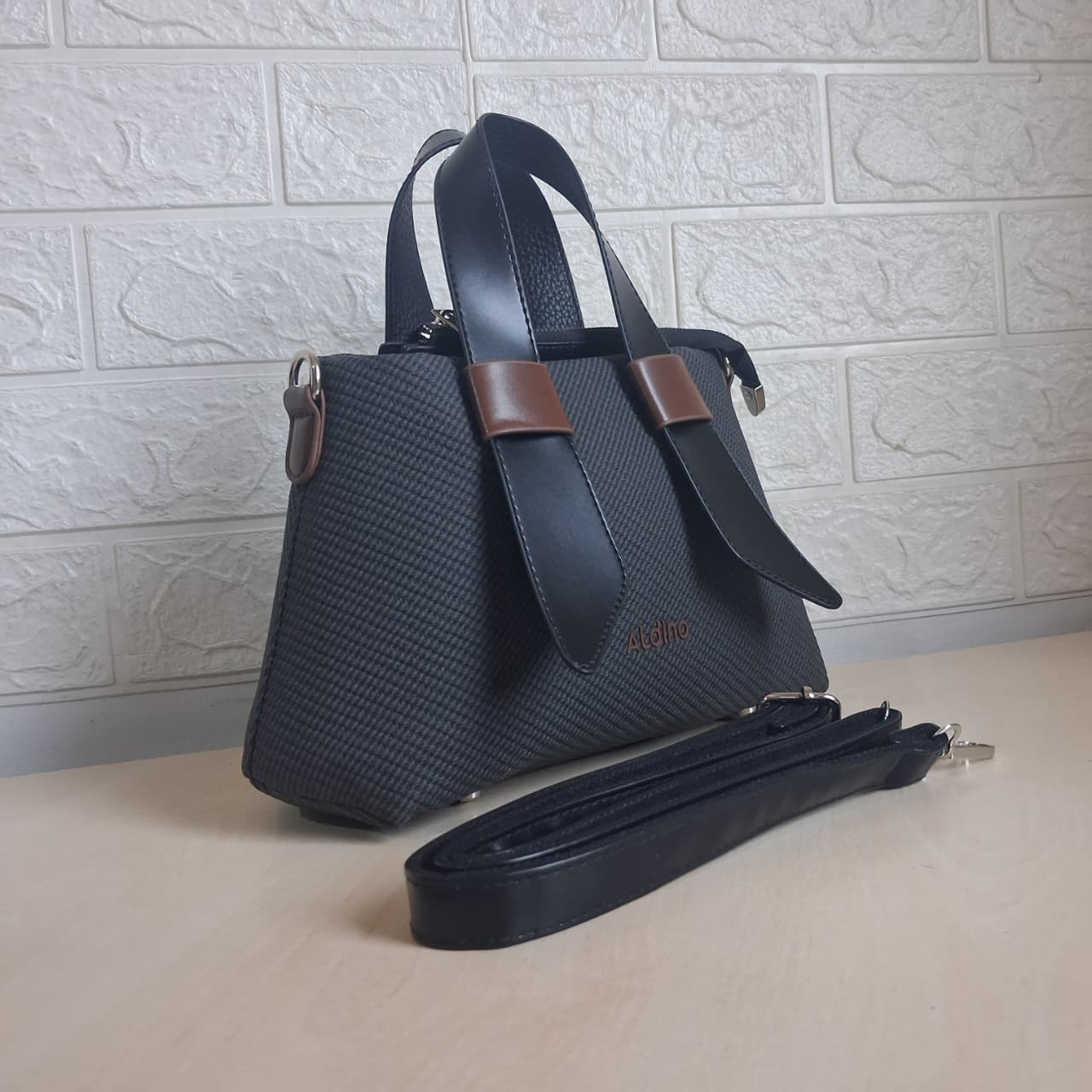 Aldino Handbag T- GB25