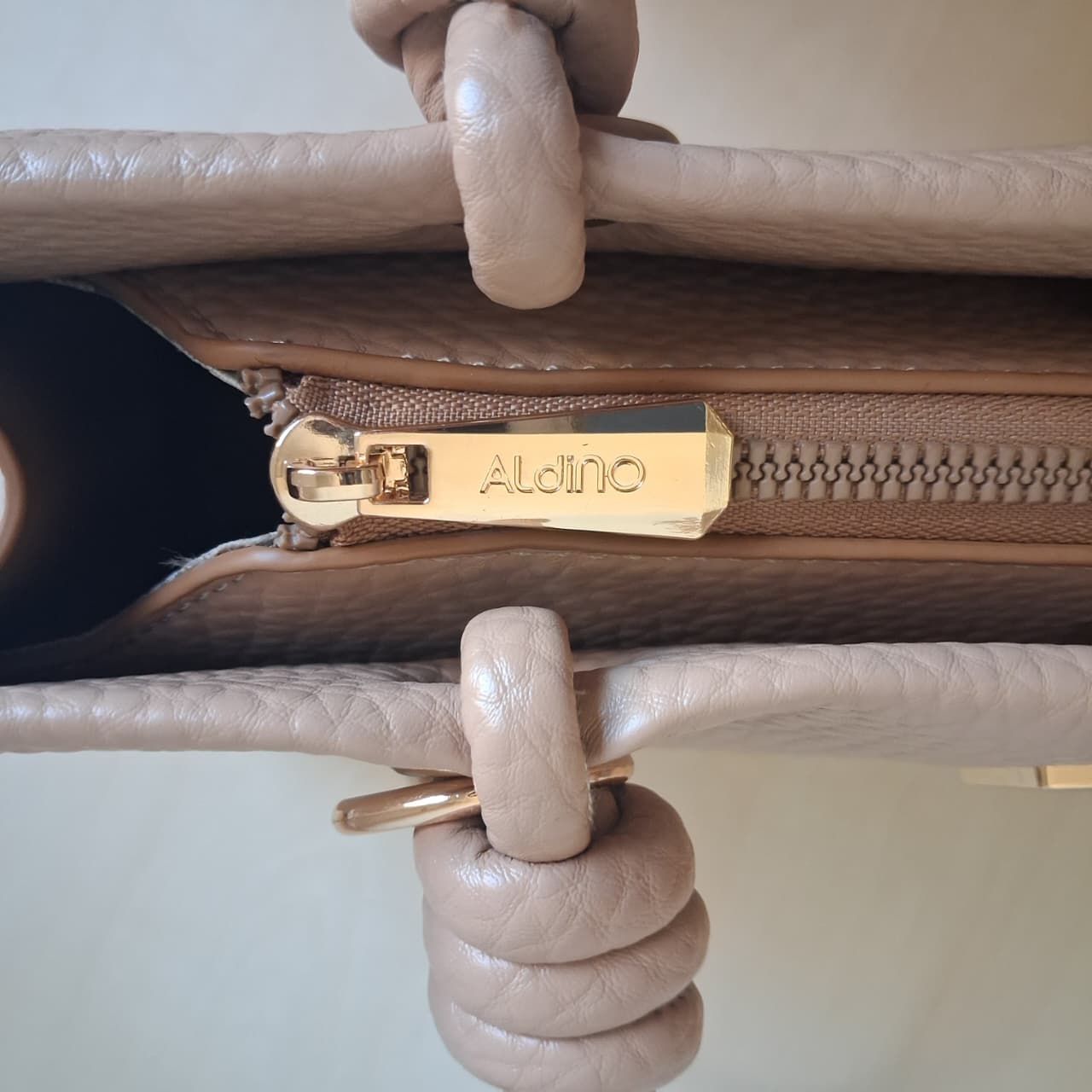 Aldino Handbag T- GB27