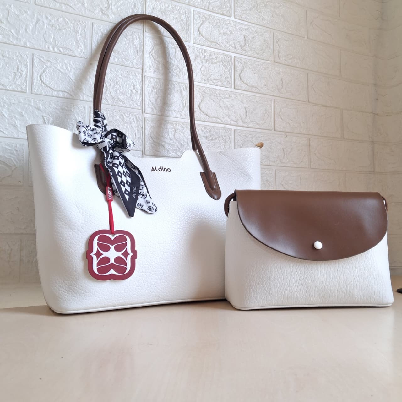 Aldino Handbag T- GB33