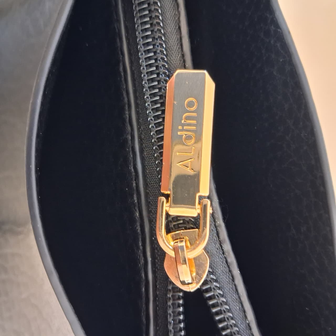 Aldino Handbag T- GB33