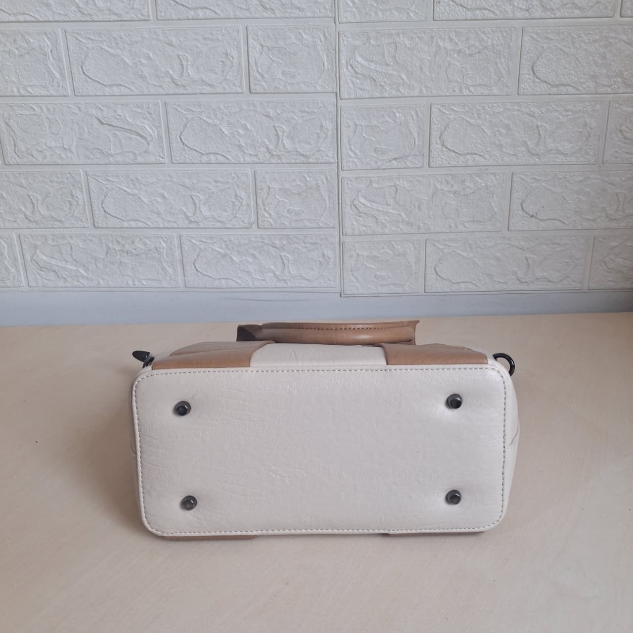Aldino Handbag T- GB30