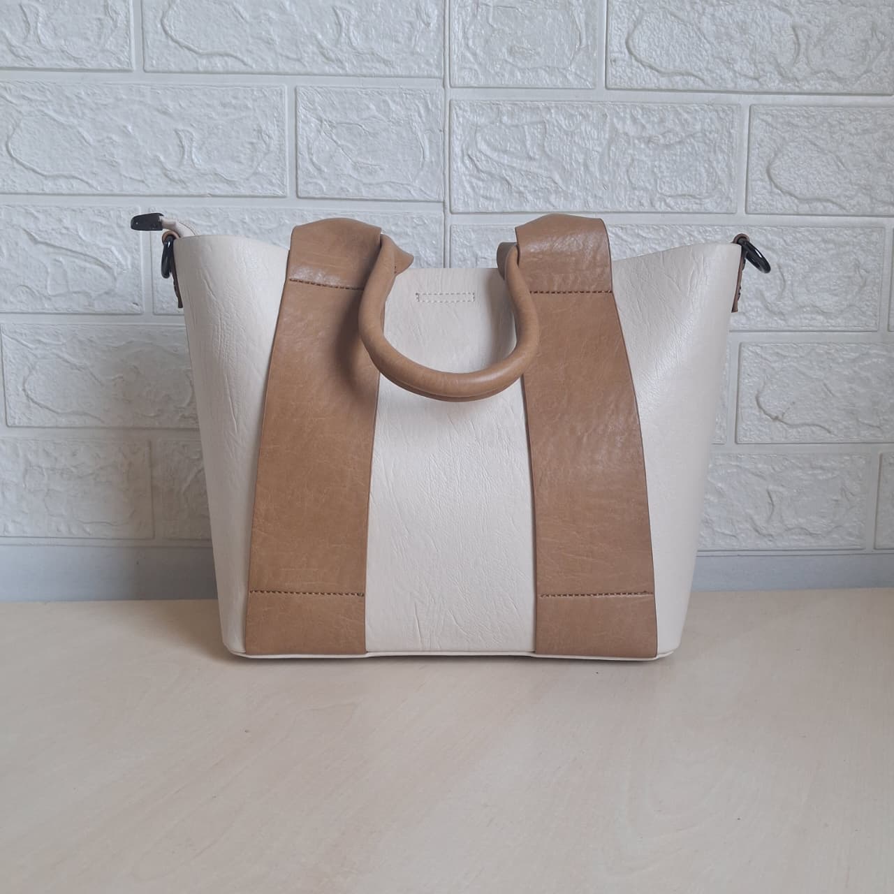 Aldino Handbag T- GB30