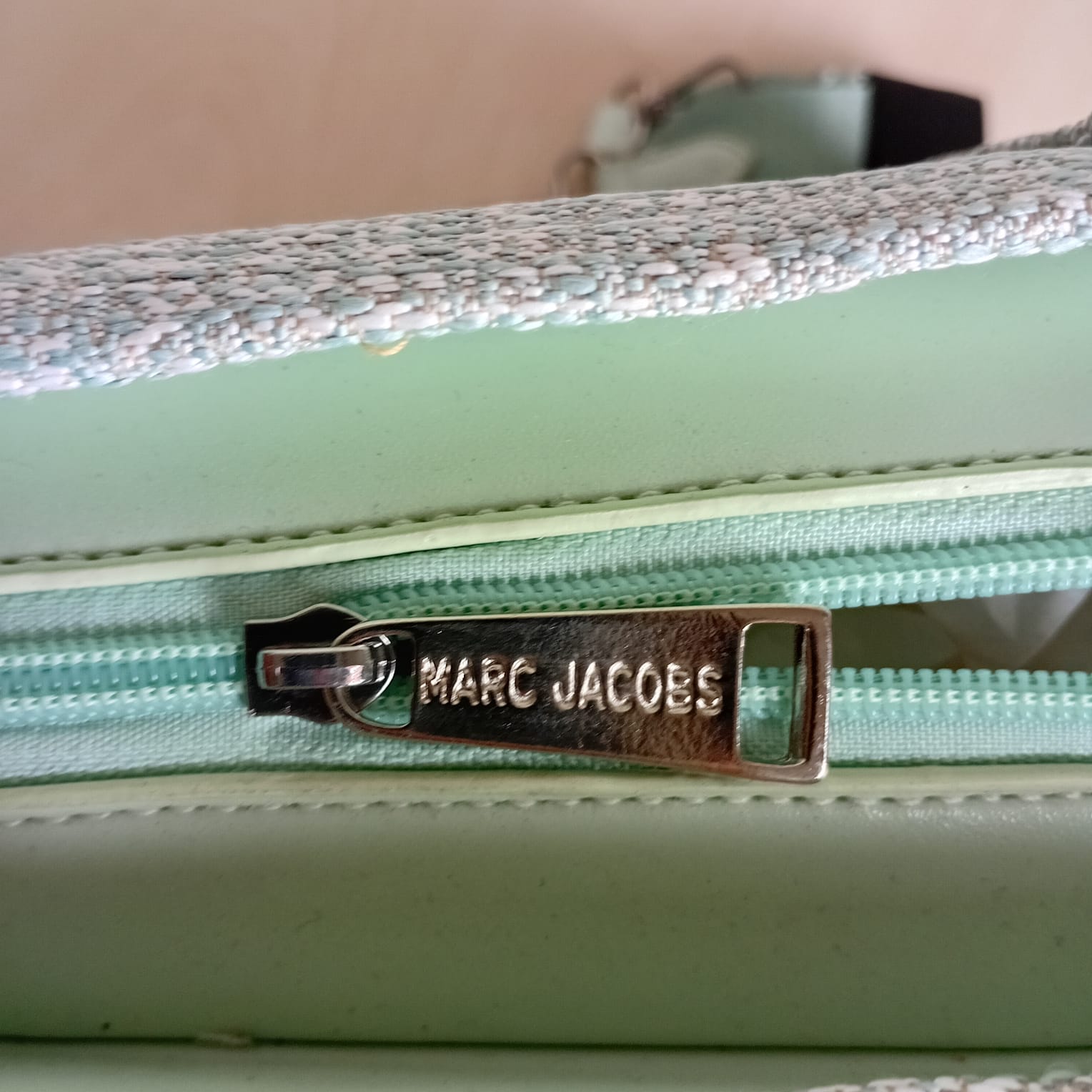 Marc Jacobs The Tote Bag N- 09