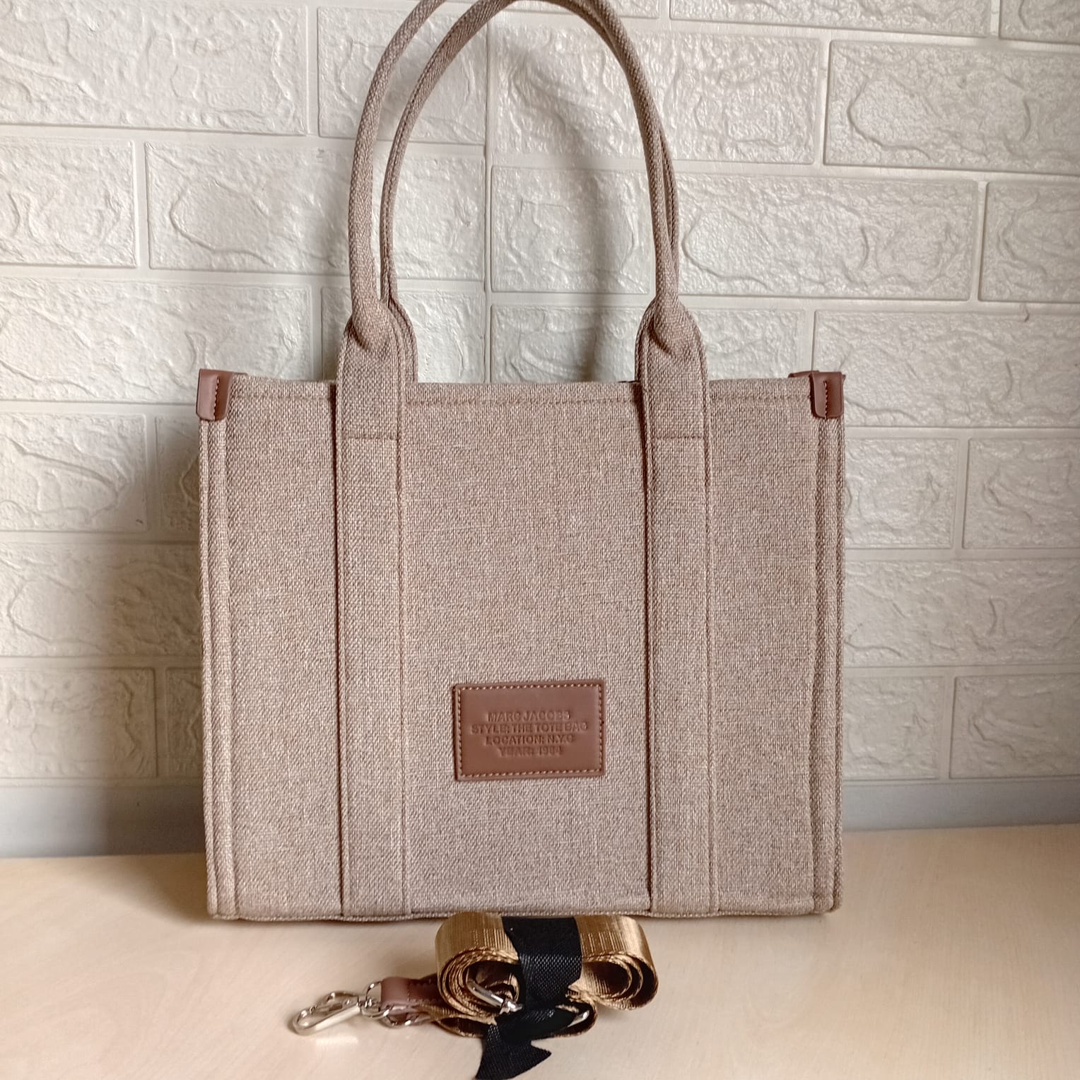 Marc Jacobs The Tote Bag N- 09