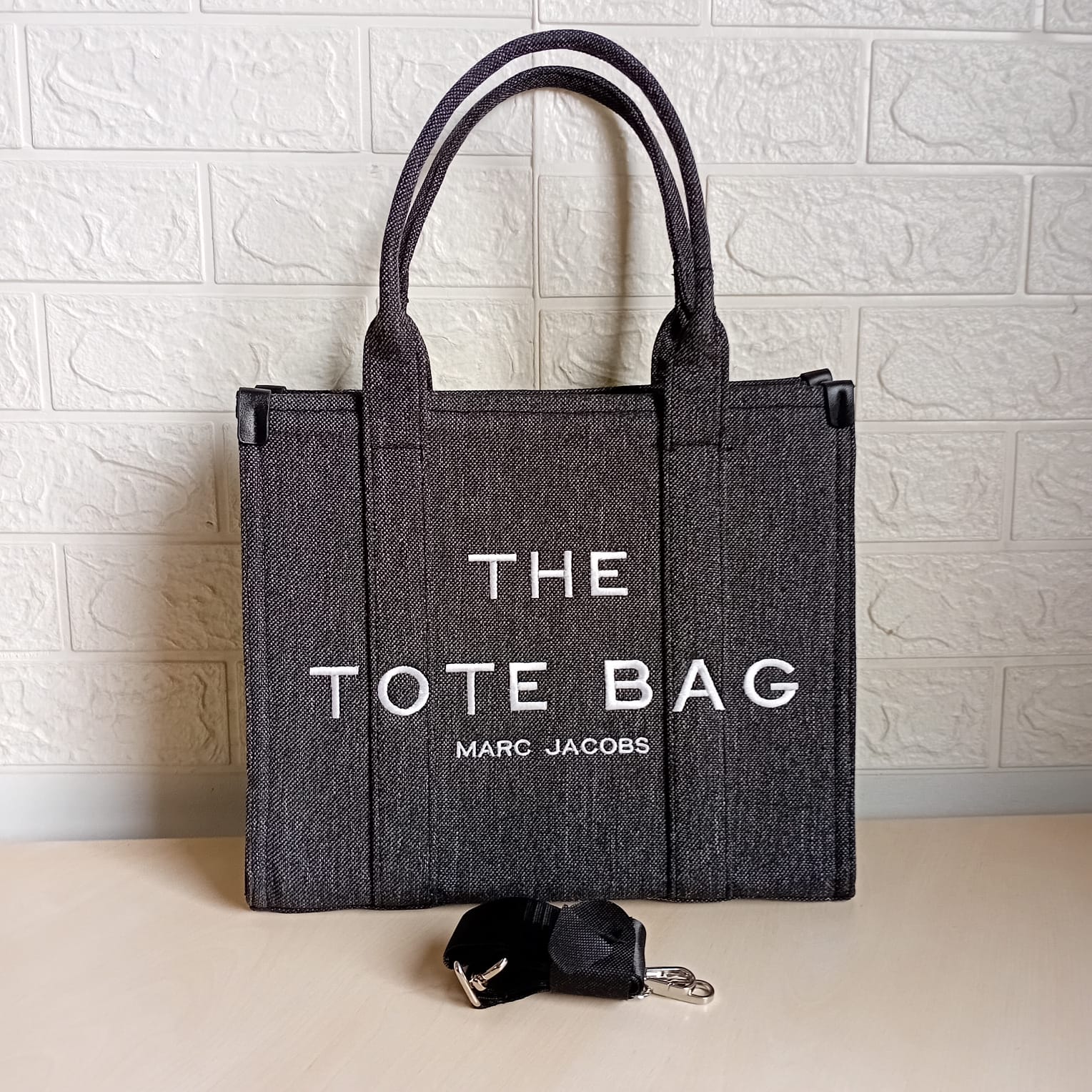Marc Jacobs The Tote Bag N- 09