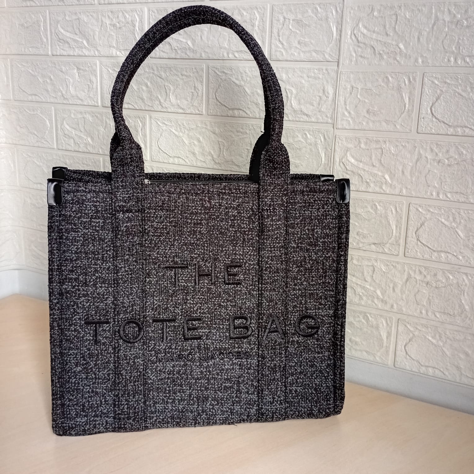 Marc Jacobs The Tote Bag N- 09