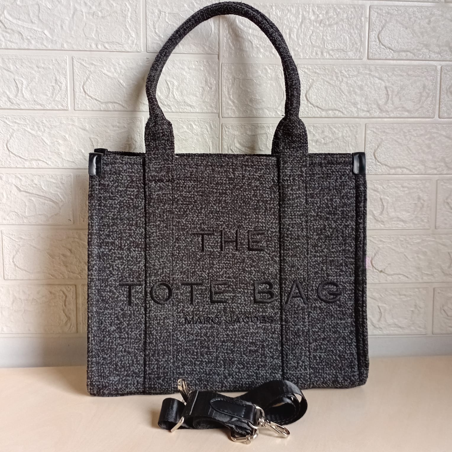 Marc Jacobs The Tote Bag N- 09