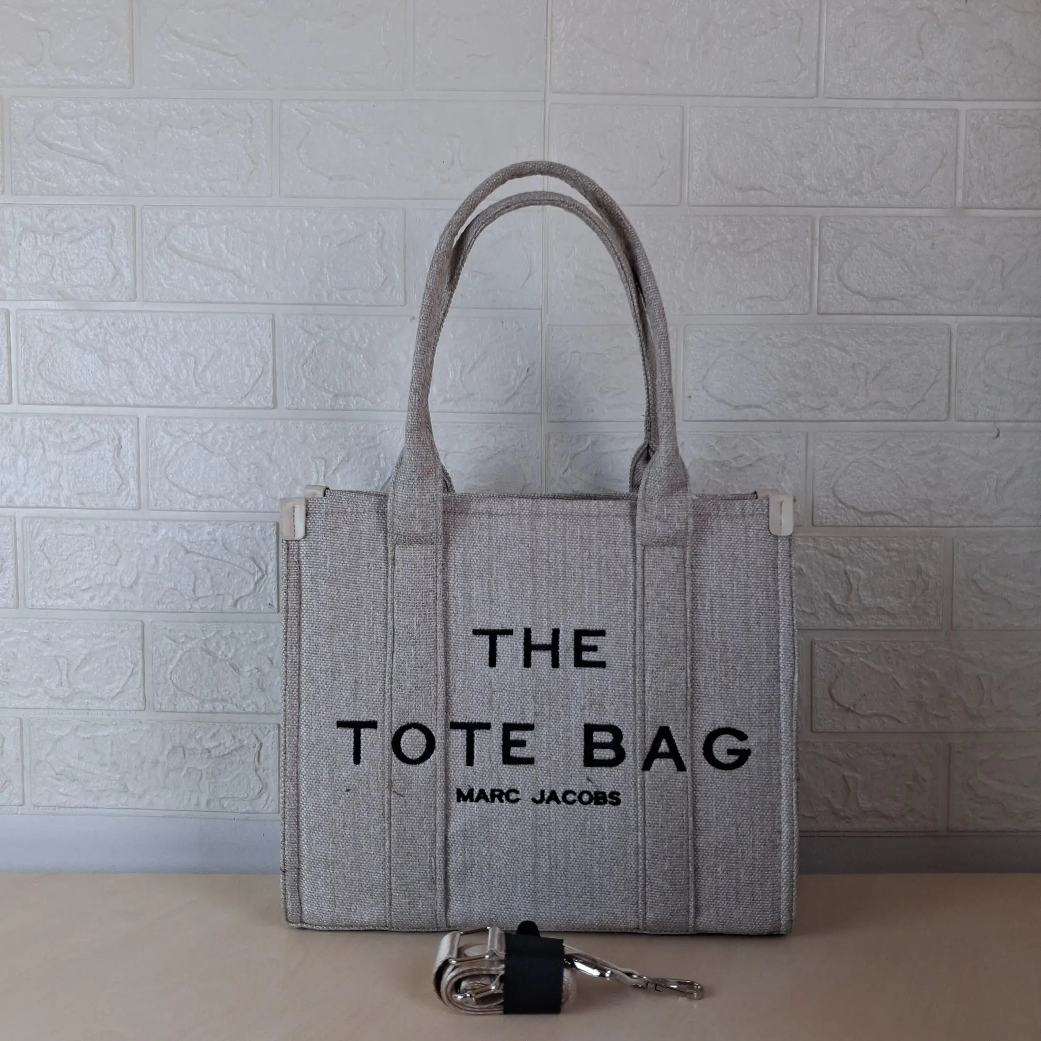 Marc Jacobs The Tote Bag N- 01