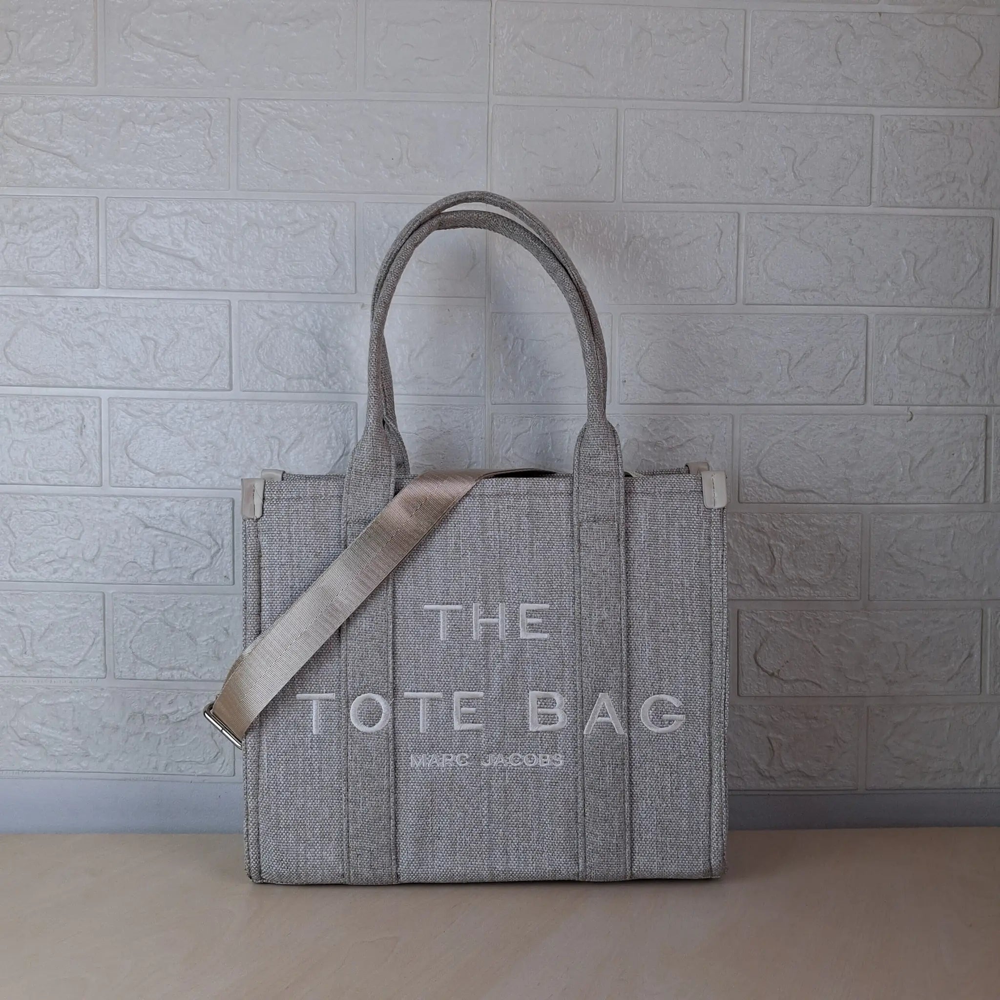 Marc Jacobs The Tote Bag N- 01