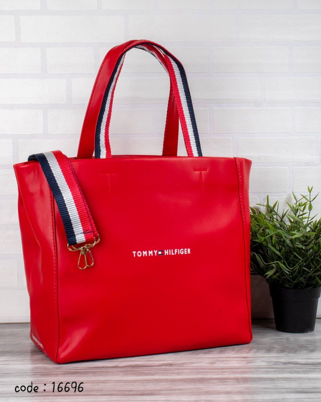 Tommy Hilfiger Handbag L- 16696