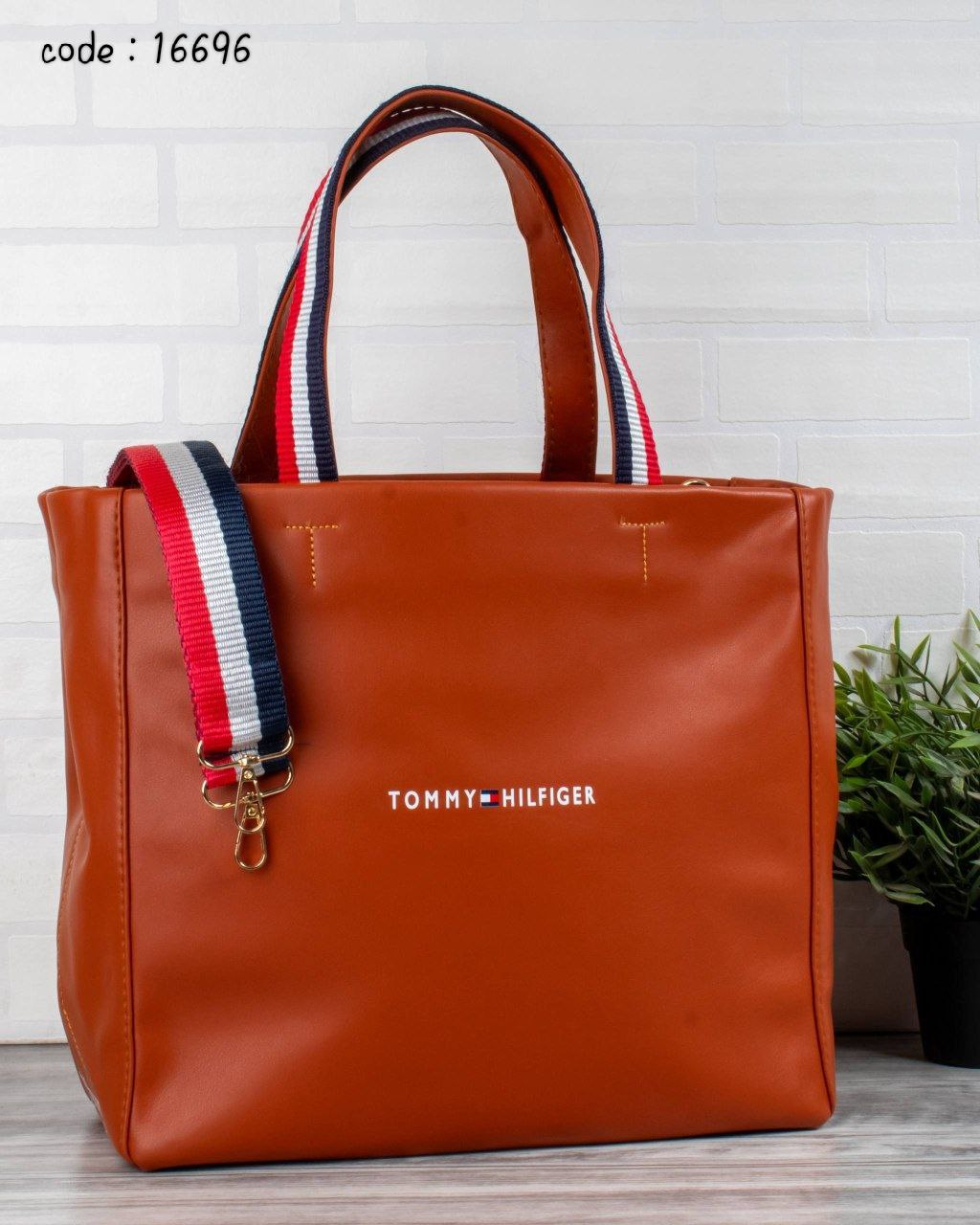 Tommy Hilfiger Handbag L- 16696