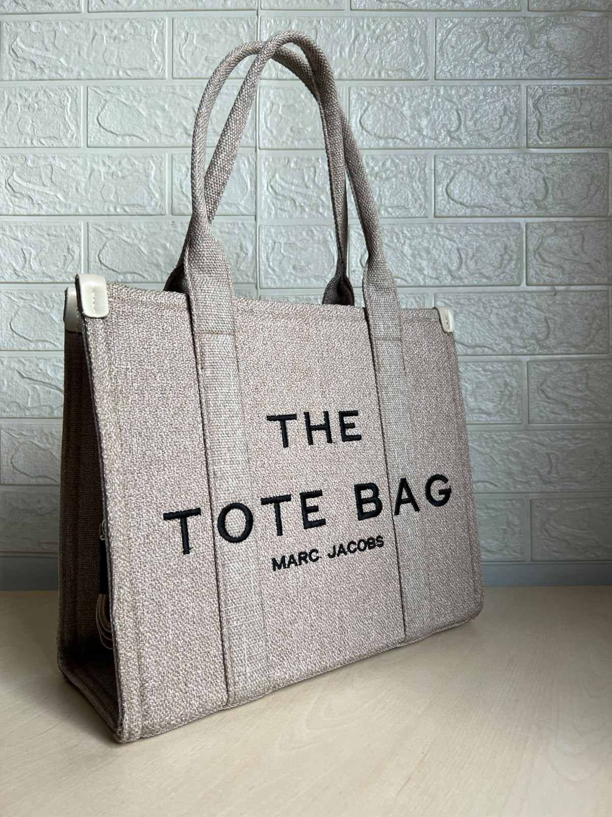 Marc Jacobs The Tote Bag N- 09